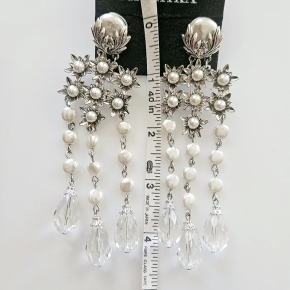 NWT BADGLEY MISCHKA Pearl Crystal Teardrop Floral Leaf Chandelier Bride Earrings - Picture 4 of 4